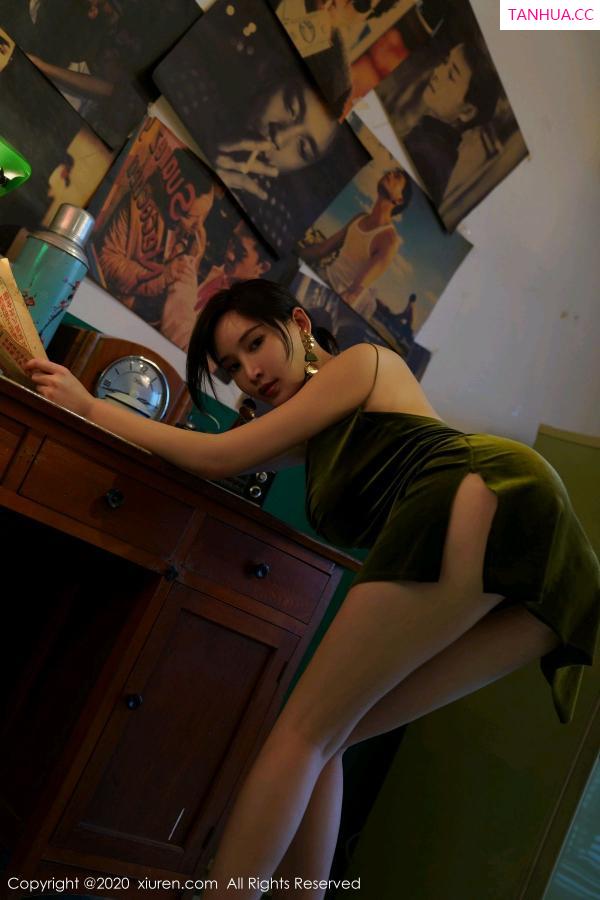 周妍希 奶瓶土肥圆 [XiuRen]高清写真图 2020.08.24 No.2477 奶瓶土肥圆矮挫丑黑穷第25张图片